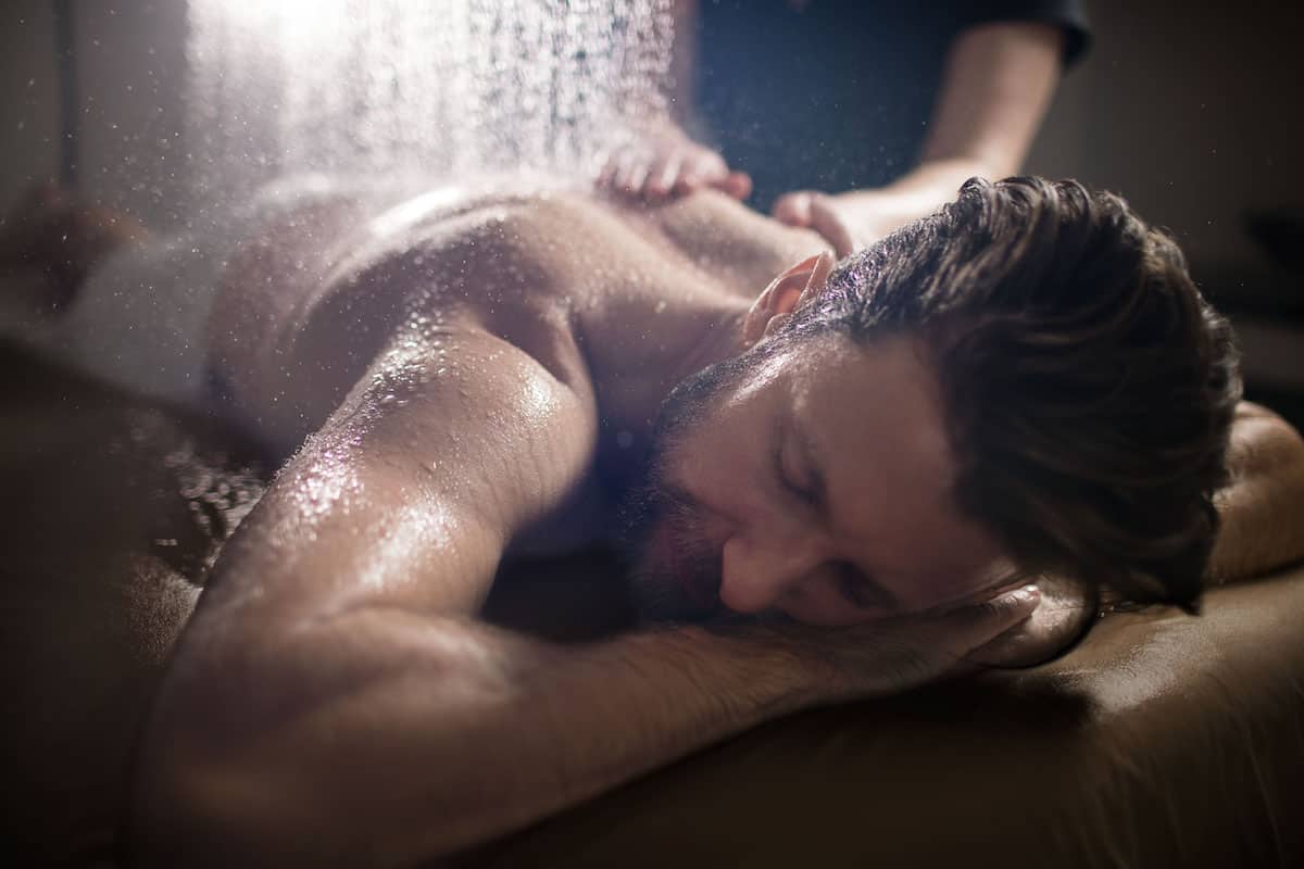 מגע מקצועי ומדויק